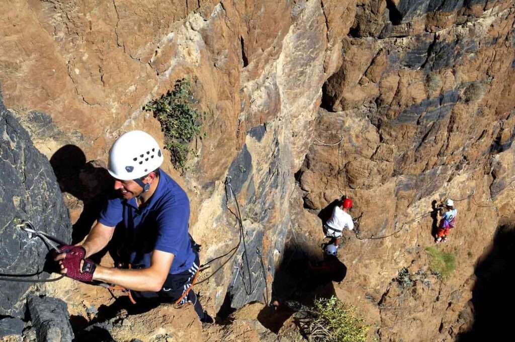 Climbing Oman2